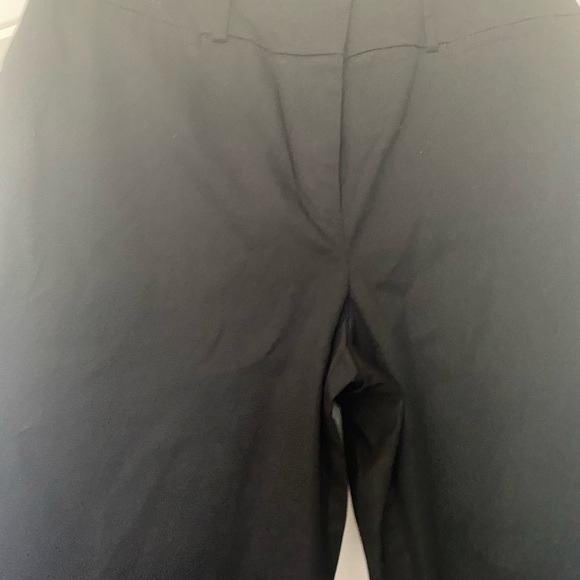 Ann Taylor - Picture 3 of 8